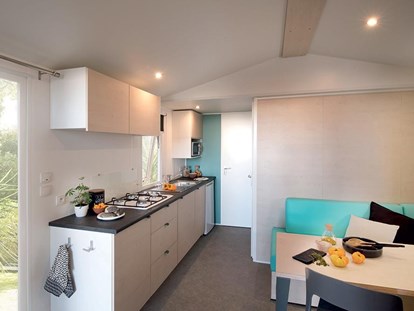 Luxury camping - WC - Luxembourg - Kuechen - Camping Neumuehle Muellerthal Ermsdorf MobilHeim Glamping Neumuhle Luxemburg. 4 Pers. 2 Schlaffzimmer. Douche. Wc.