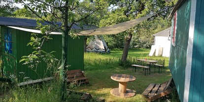 Luxuscamping - Unterkunft alleinstehend - Sauerland - Das Draußen-Wohnzimmer - Ecolodge Hinterland Bauwagen Lodge