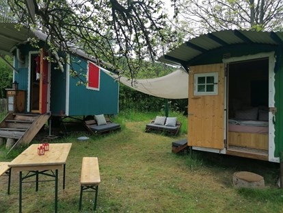 Luxuscamping - Art der Unterkunft: Zirkuswagen/Schäferwagen - Hessen - Außenbereich - Ecolodge Hinterland Bauwagen Lodge