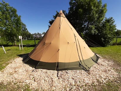 Luxuscamping - Preisniveau: günstig - Deutschland - Tipis etwas näher betrachtet. - Camping Park Gohren Tipis Camping Park Gohren
