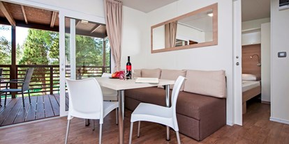 Luxuscamping - Terrasse - Istrien - CampingIN Park Umag - Meinmobilheim Mediteran Comfort Family auf dem CampingIN Park Umag