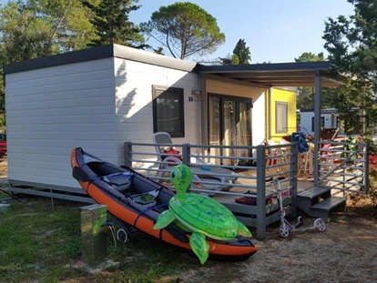 Luxury camping - Dusche - Adria - Camping Resort Lanterna - Meinmobilheim Moda Plus auf dem Lanterna Premium Camping Resort