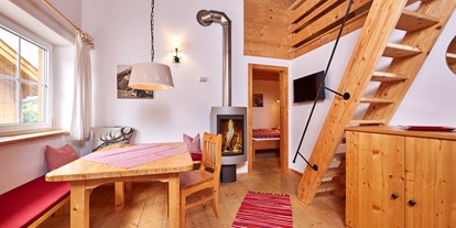 Luxuscamping - Tiroler Oberland - Wohnbereich Berghütte Premium - Camping Resort Zugspitze Berghütten Premium im Camping Resort Zugspitze