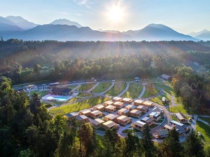 Luxury camping - Parkplatz bei Unterkunft - Carniola / Julian Alps / Laibach / Zasavje - River Camping Bled - River Camping Bled Bungalows