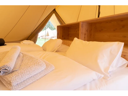 Luxuscamping - Luxuriöse Ausstattung mit dem Komfort eines Hotelzimmers - Frühstück im Gasthaus inklusive - Camping Gerhardhof Sonnenplateau Camping Gerhardhof