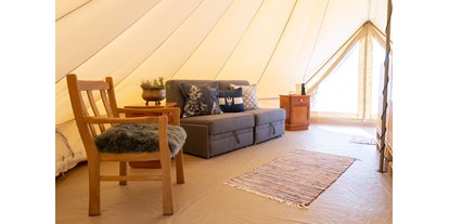 Luxuscamping - Terrasse - Zugspitze - Luxuriöse Ausstattung mit dem Komfort eines Hotelzimmers - Camping Gerhardhof Sonnenplateau Camping Gerhardhof