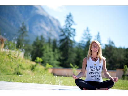 Luxuscamping - Tiroler Oberland - Neue Yoga Plattform im Wald - Camping Gerhardhof Sonnenplateau Camping Gerhardhof