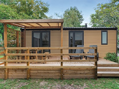 Luxuscamping - Grill - Hérault - Camping Le Castellas - Vacanceselect Mobilheim Privilege Club 4 Personen 2 Zimmer von Vacanceselect auf Camping Le Castellas