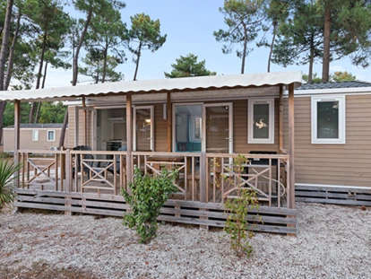 Luxury camping - Kochmöglichkeit - Mittelmeer - Camping Le Castellas - Vacanceselect Mobilheim Premium 6 Personen 3 Zimmer von Vacanceselect auf Camping Le Castellas