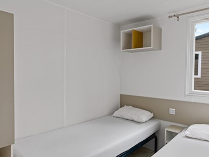 Luxuscamping - Montpellier - Camping Le Castellas - Vacanceselect Mobilheim Premium 6 Personen 3 Zimmer von Vacanceselect auf Camping Le Castellas