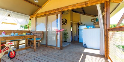 Luxuscamping - Aude - Camping Falaise Narbonne-Plage - Vacanceselect Ecoluxe Zelt 4/5 Personen 2 Zimmer von Vacanceselect auf Camping Falaise Narbonne-Plage