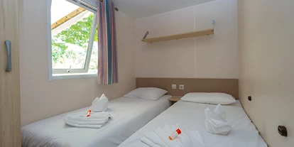 Luxuscamping - Art der Unterkunft: Mobilheim - Camping Les Vignes - Vacanceselect Mobilheim Premium 6 Personen 3 Zimmer von Vacanceselect auf Camping Les Vignes
