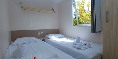 Luxuscamping - Camping Les Vignes - Vacanceselect Mobilheim Premium 6 Personen 3 Zimmer von Vacanceselect auf Camping Les Vignes