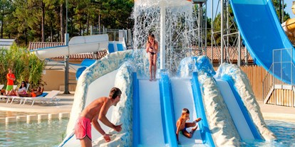Luxuscamping - Camping Atlantic Club Montalivet - Vacanceselect Safarizelt 5/6 Personen 3 Zimmer Badezimmer von Vacanceselect auf Camping Atlantic Club Montalivet