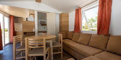 Luxuscamping - Preisniveau: exklusiv - Hérault - Camping Le Palavas - Vacanceselect Mobilheim Privilege Club 4 Personen 2 Zimmer Whirlpool  von Vacanceselect auf Camping Le Palavas