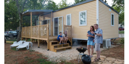 Luxuscamping - Preisniveau: exklusiv - Hérault - Camping Le Palavas - Vacanceselect Mobilheim Moda 6 Personen 3 Zimmer Klimaanlage 2 Badezimmer von Vacanceselect auf Camping Le Palavas