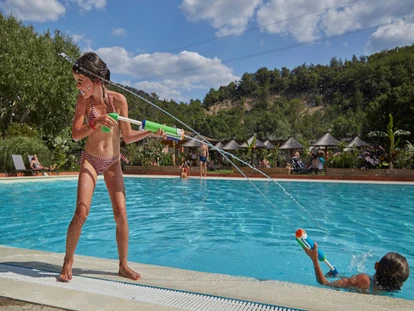 Luxury camping - Camping Verdon Parc - Vacanceselect Mobilheim Privilege Club 4 Pers 2 Zimmer Tropische Dusche von Vacanceselect auf Camping Verdon Parc