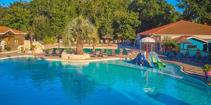 Luxuscamping - Biscarrosse - Camping Mayotte Vacances - Vacanceselect Mobilheim Privilege Club 4 P/2 Zi Whirlp. Trop. Dusche von Vacanceselect auf Mayotte Vacances