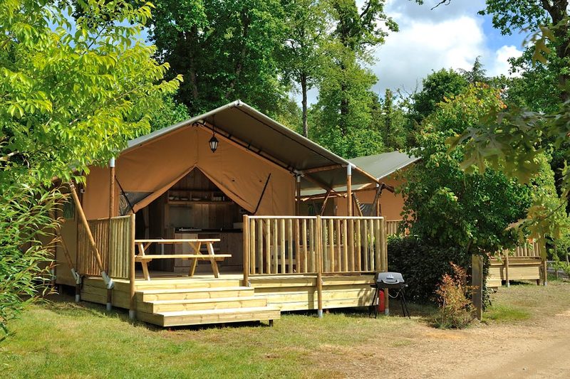 Camping de luxe - Safarizelt 4/6 Personen 2 Zimmer Badezimmer von Vacanceselect auf Camping La Sirène
