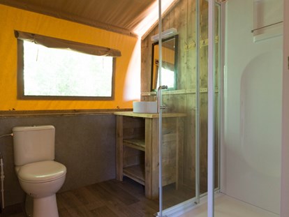 Luxury camping - WC - Mittelmeer - Camping La Sirène - Vacanceselect Safarizelt 4/6 Personen 2 Zimmer Badezimmer von Vacanceselect auf Camping La Sirène