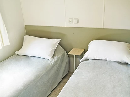 Luxuscamping - getrennte Schlafbereiche - Camping La Sirène - Vacanceselect Mobilheim Moda 4 Personen 2 Zimmer Klimaanlage von Vacanceselect auf Camping La Sirène