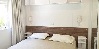 Luxuscamping - getrennte Schlafbereiche - Mittelmeer - Camping La Sirène - Vacanceselect Mobilheim Moda 6 Personen 3 Zimmer, 2 Badezimmer, Klimaanlage von Vacanceselect auf Camping La Sirène