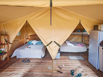 Luxury camping - Kaffeemaschine - Mittelmeer - Camping Valldaro - Vacanceselect Ecoluxe Zelt 4/5 Personen 2 Zimmer von Vacanceselect auf Camping Valldaro