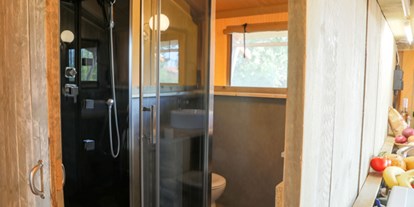 Luxuscamping - WC - Istrien - Camping Valkanela - Vacanceselect Safarizelt XXL 4/6 Personen 3 Zimmer Badezimmer von Vacanceselect auf Camping Valkanela
