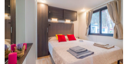 Luxury camping - TV - Istria - Camping Valkanela - Vacanceselect Mobilheim Moda 6 Personen 3 Zimmer AC Geschirrspüler von Vacanceselect auf Camping Valkanela