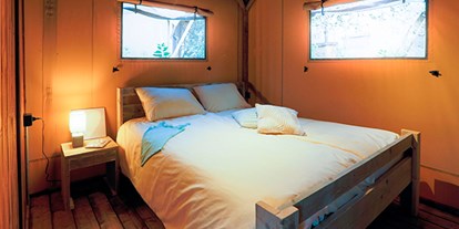 Luxuscamping - Camping Vestar - Vacanceselect Safarizelt XL 4/6 Personen 3 Zimmer Badezimmer von Vacanceselect auf Camping Vestar