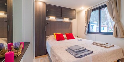 Luxuscamping - Zadar - Šibenik - Camping Zaton - Vacanceselect Mobilheim Moda 6 Personen 3 Zimmer Klimaanlage Geschirrspüler von Vacanceselect auf Camping Zaton
