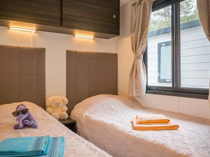 Luxury camping - Terrasse - Zadar - Šibenik - Camping Zaton - Vacanceselect Mobilheim Moda 6 Personen 3 Zimmer Klimaanlage Geschirrspüler von Vacanceselect auf Camping Zaton