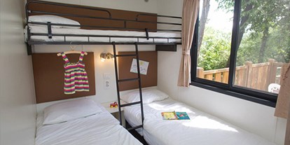 Luxuscamping - Camping Vranjica Belvedere - Vacanceselect Mobilheim Moda 5/6 Personen 2 Zimmer Klimaanlage von Vacanceselect auf Camping Vranjica Belvedere