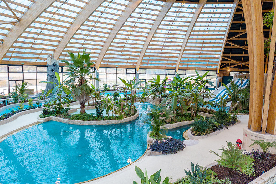 Luxuscamping - Mobilheim Moda 6/8 Personen 3 Zimmer 2 Badezimmer von Vacanceselect auf Camping Domaine des Ormes