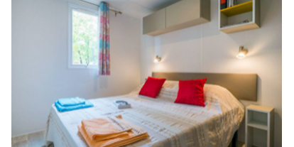 Luxuscamping - getrennte Schlafbereiche - Novigrad - Camping Lanterna - Vacanceselect Mobilheim Moda 6 Personen 3 Zimmer Klimaanlage von Vacanceselect auf Camping Lanterna