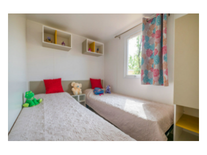 Luxury camping - Preisniveau: exklusiv - Istria - Camping Lanterna - Vacanceselect Mobilheim Moda 6 Personen 3 Zimmer Klimaanlage von Vacanceselect auf Camping Lanterna