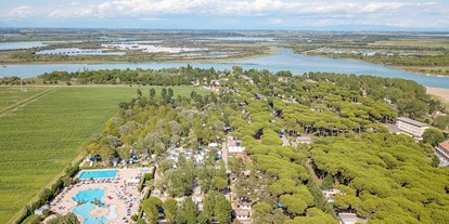 Luxuscamping - Caorle - Camping Laguna Village - Vacanceselect Airlodge 4 Personen 2 Zimmer Badezimmer von Vacanceselect auf Camping Laguna Village