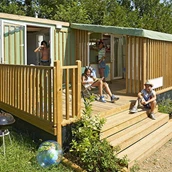 Glamping accommodation - Hybridlodge Clever 4/5 Personen 2 Zimmer Badezimmer von Vacanceselect auf Camping Mare Pineta