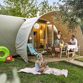 Luxuscamping: Camping Cala Canyelles - Vacanceselect: Cocosuite 4 Personen 2 Zimmer  von Vacanceselect auf Camping Cala Canyelles