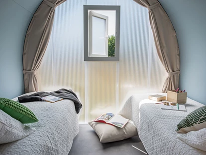 Luxury camping - Preisniveau: gehoben - Mittelmeer - Camping Cala Canyelles - Vacanceselect Cocosuite 4 Personen 2 Zimmer  von Vacanceselect auf Camping Cala Canyelles
