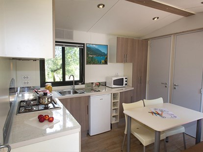 Luxury camping - Heizung - Adria - Camping Vigna sul Mar Camping Village - Vacanceselect Mobilheim Moda 5/6 Pers 2 Zimmer AC von Vacanceselect auf Camping Vigna sul Mar Camping Village
