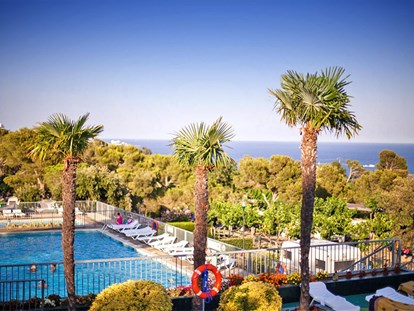 Luxury camping - Mittelmeer - Camping Cala Gogo - Vacanceselect Safarizelt 6 Personen 3 Zimmer Badezimmer von Vacanceselect auf Camping Cala Gogo