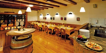 Luxuscamping - Tirol - Pizzeria da Giorgio - Nature Resort Natterer See Safari-Lodge-Zelt "Rhino" am Nature Resort Natterer See