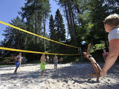 Luxury camping - Kochmöglichkeit - Austria - Beach Volleyball - Nature Resort Natterer See Wood-Lodges am Nature Resort Natterer See