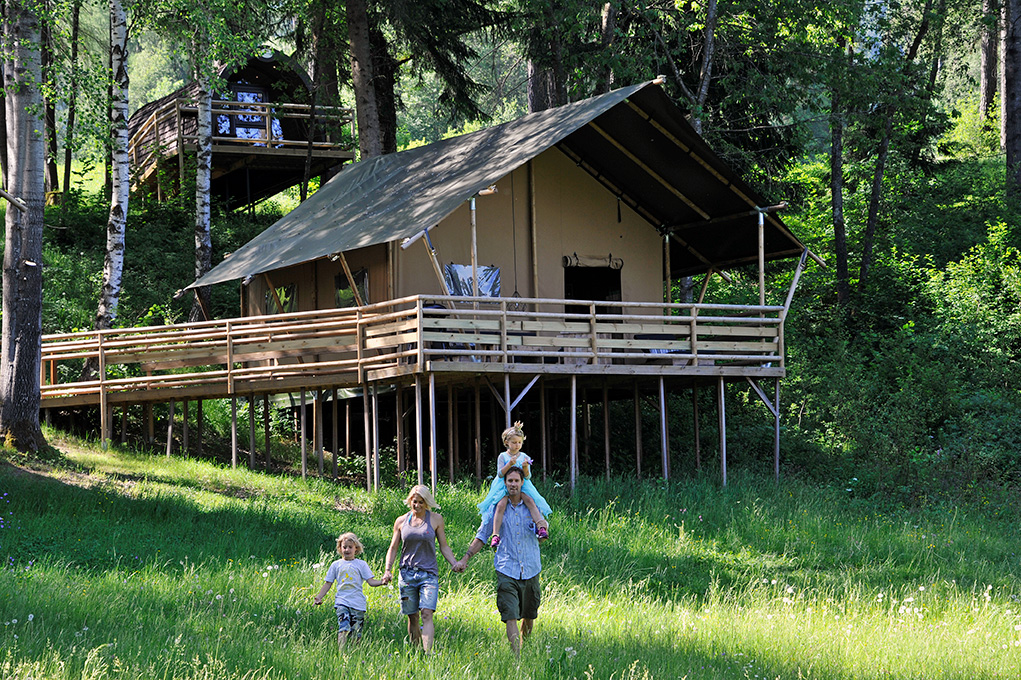 Luxuscamping: Safari-Lodge-Zelt "Lion" - Nature Resort Natterer See: Safari-Lodge-Zelt "Lion" am Nature Resort Natterer See