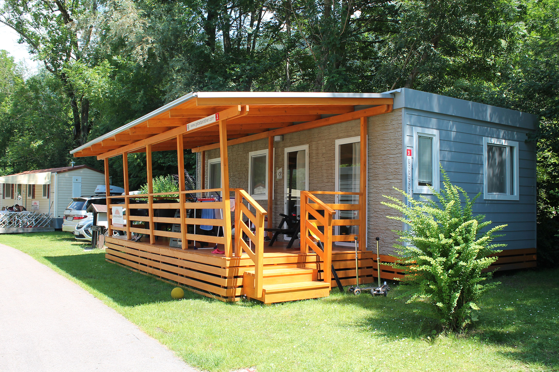 Sistemazione glamping - Luxusmobilheim Typ I - Luxusmobilheim von Gebetsroither am Komfort-Campingpark Burgstaller