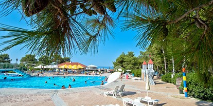 Luxuscamping - Sonnenliegen - Dalmatien - Zaton Holiday Resort - Gebetsroither Luxusmobilheim von Gebetsroither am Zaton Holiday Resort