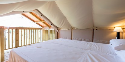 Luxuscamping - Geschirrspüler - Cavallino-Treporti - Doppelzimmer im Obergeschoss - Camping Ca' Pasquali Village Lodgezelt Glam Sky Lodge auf Ca' Pasquali Village