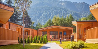 Luxuscamping - Kochmöglichkeit - Toblach - Außenansicht - Camping Olympia Alpine Lodges am Camping Olympia