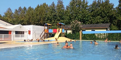 Luxuscamping - Sonnenliegen - Italien - Camping Italy - Suncamp Sunlodge Jungle von Suncamp auf Camping Italy